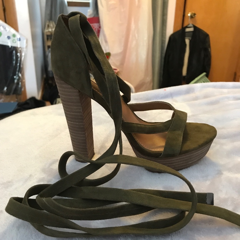 Steve Madden lace up platform heels